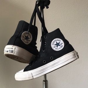 Kids converse chuck taylors w Lunarlon size 12